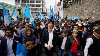 Guatemala: Semilla partido que llevó a Bernardo Arévalo a la presidencia, se divide en dos y sus diputados llegan al año electoral con proyectos distintos