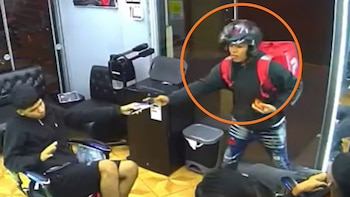 Falso repartidor asalta barbería en Ate y cae horas después con los celulares robados