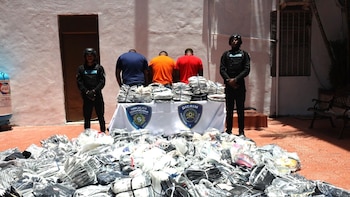 La Policía dominicana arrestó a tres hombres por una estafa con comprobantes falsos