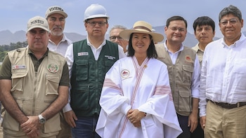 Keiko Fujimori viajó a Lambayeque para supervisar acciones de prevención ante el fenómeno El Niño.