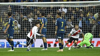 River Plate's Colombian Juan Fernando