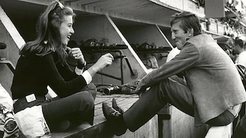Con Nina, su mujer (www.jochenrindt.com)