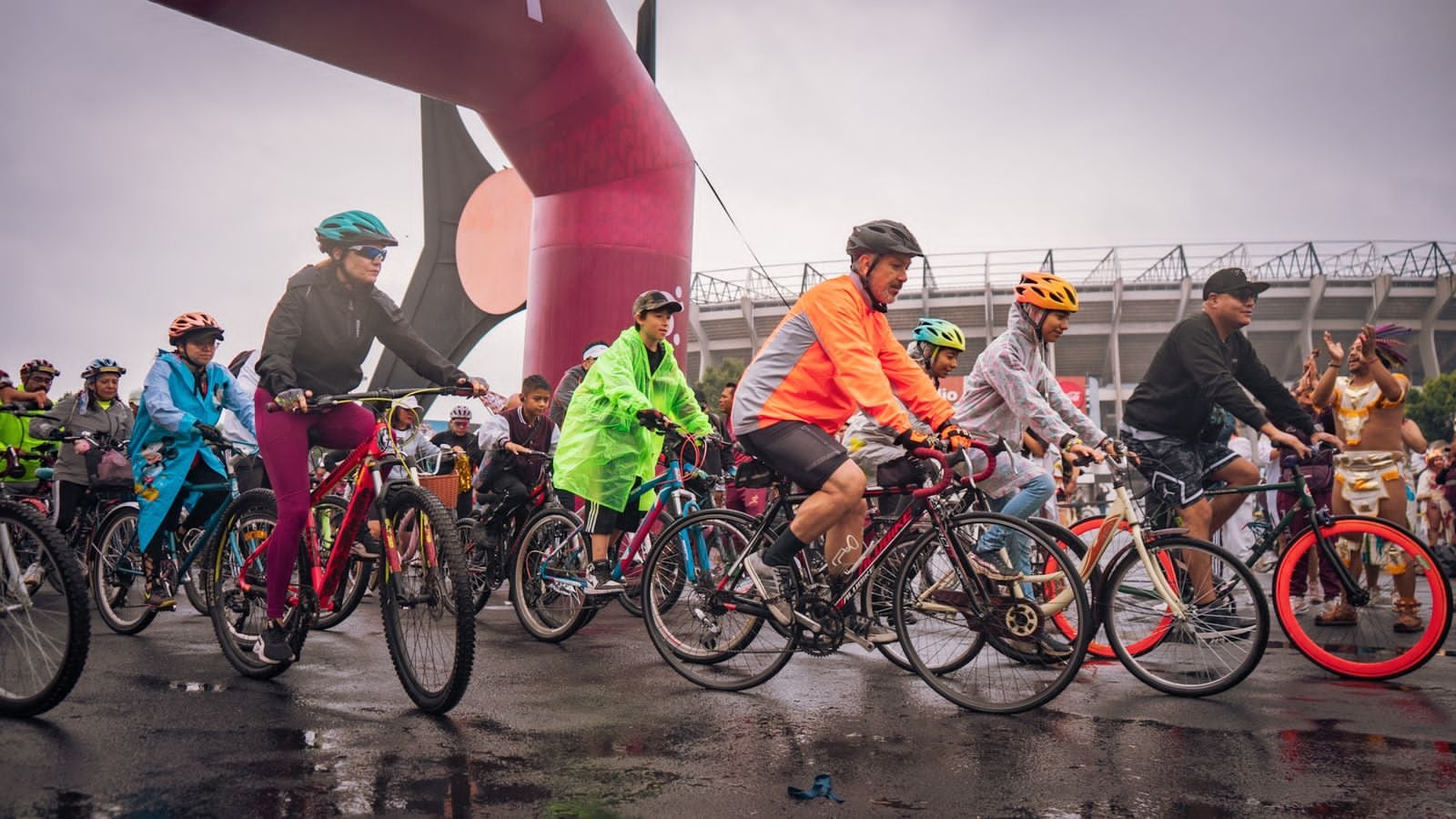 600 ciclistas conocieron la ruta de la ciclovía de Tlalpan del Zócalo al Estadio Azteca (Jefatura Gobierno CDMX)