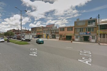 Un uniformado herido y un