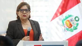 Ministra de Educación no asistirá al Congreso para explicar crisis de becas: comisión la citó el viernes por la noche