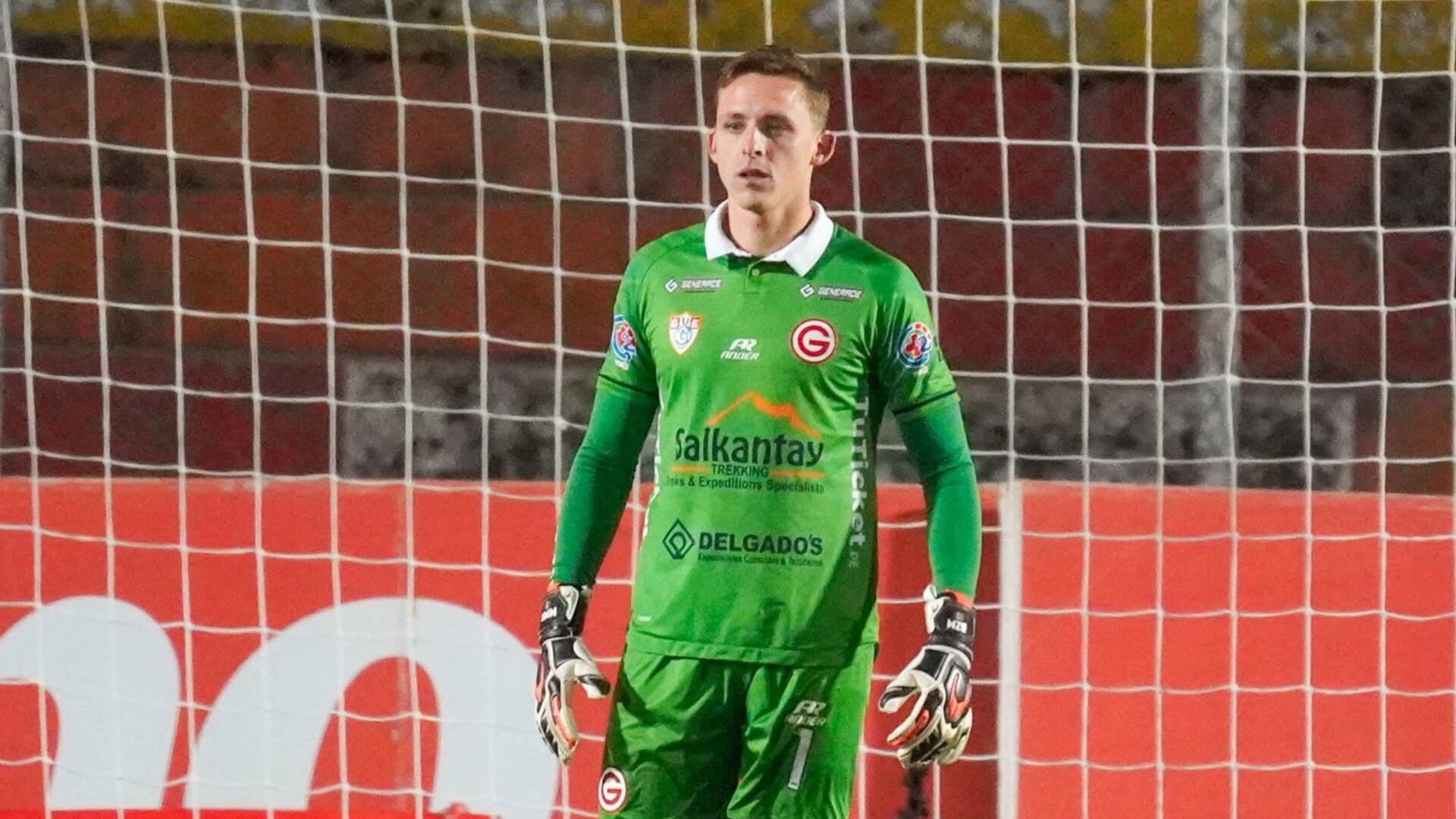 Patrick Zubczuk  lamentó derrota ante Universitario y expresó su molestia por el arbitraje. Crédito: Deportivo Garcilaso