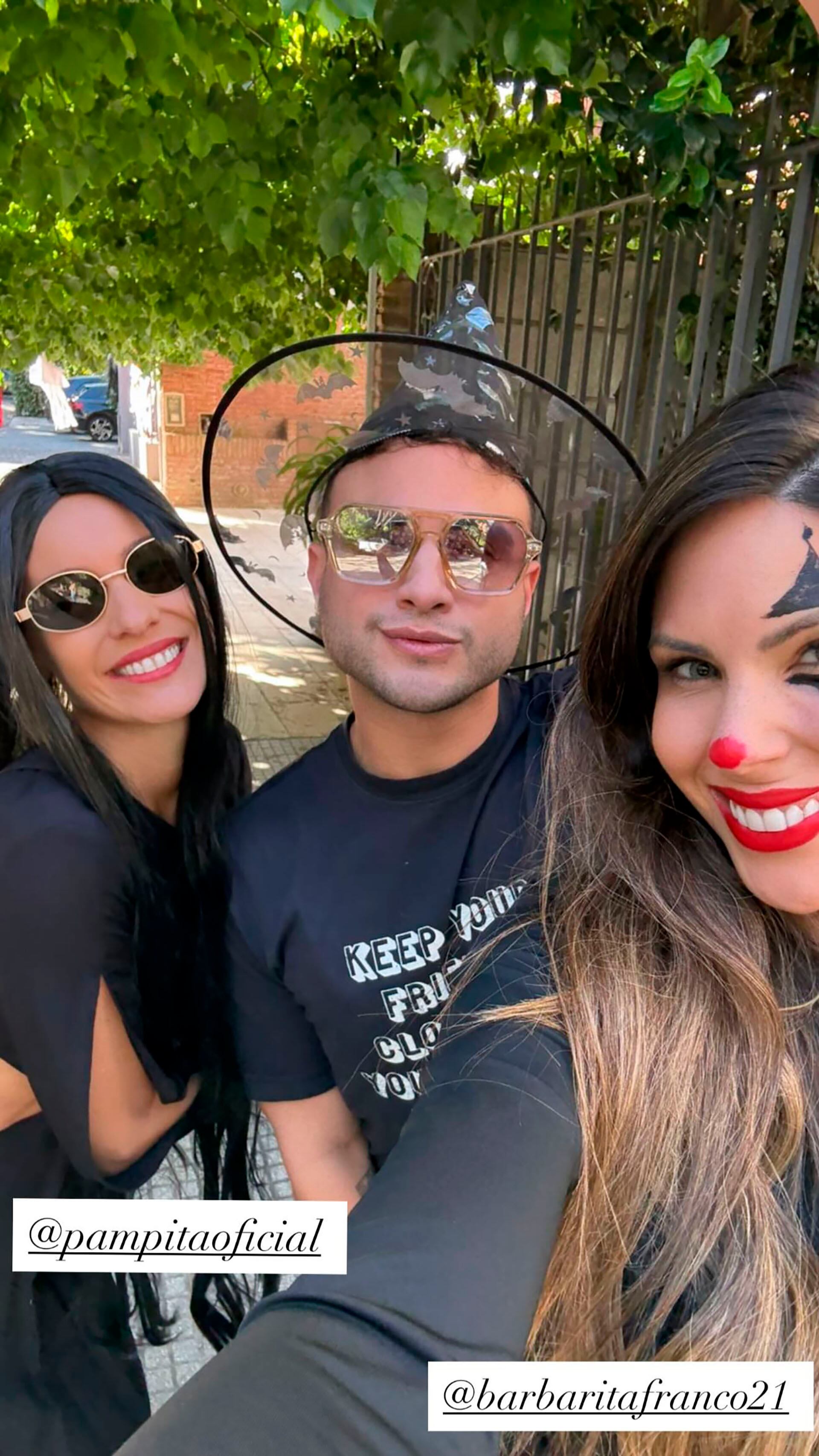 Pampita eligió un disfraz inspirado en Morticia Addams