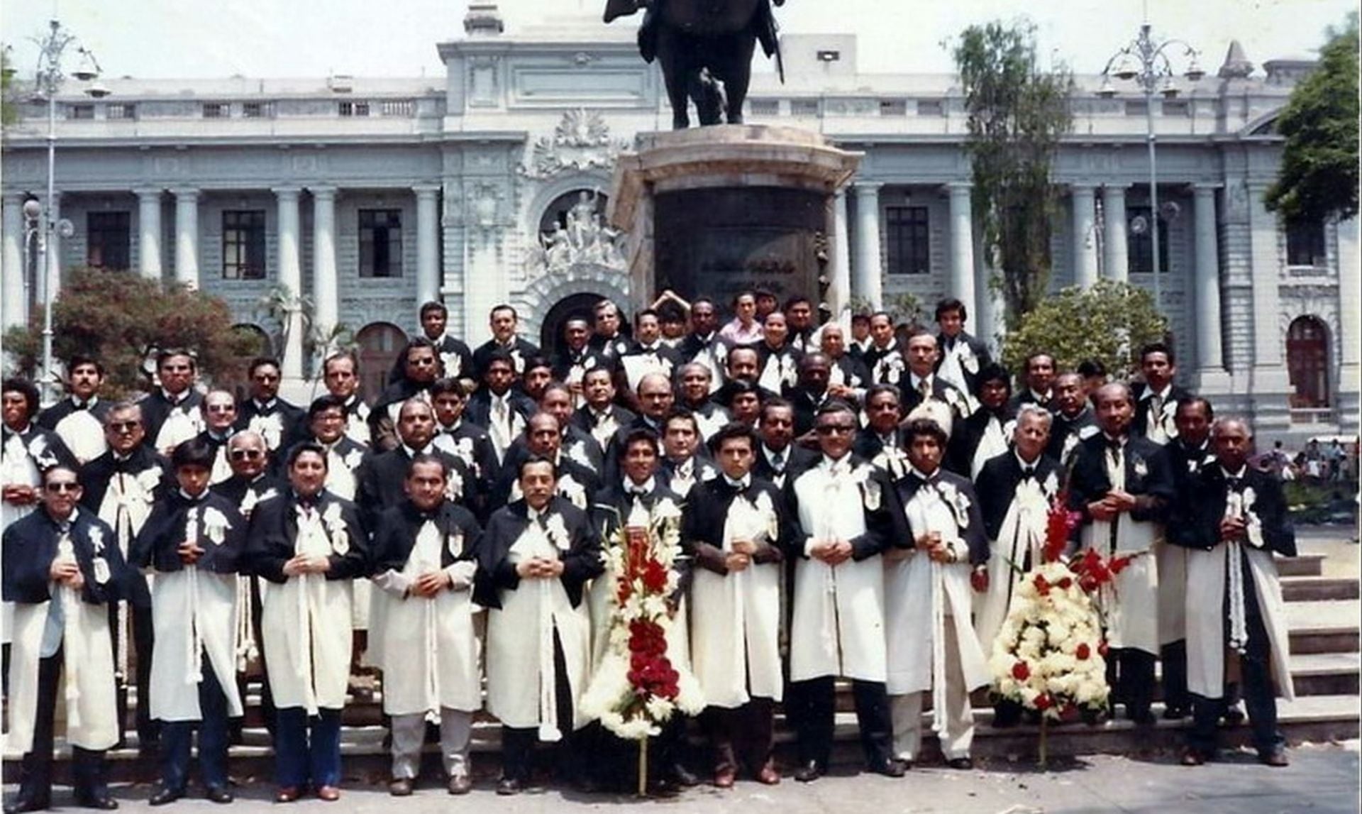 Hace más de un siglo, Lima vio surgir la Hermandad de Caballeros de San Martín de Porres y San Juan Macías, institución que mantiene vivas las tradiciones religiosas y solidarias. (Decimatercera Cuadrilla San Martín)