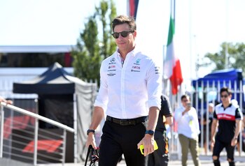 Toto Wolff espera respuesta de