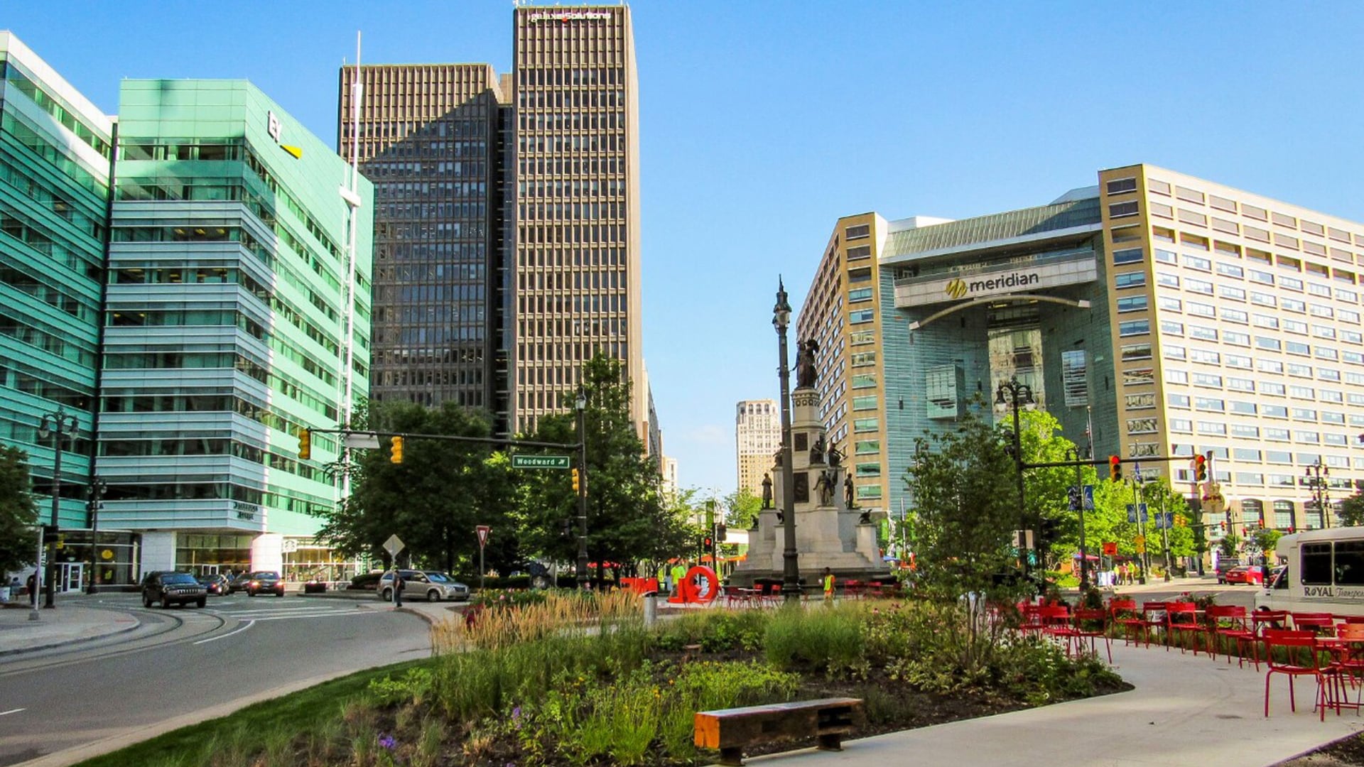 La maratón internacional de Detroit 2026 será la única en Estados Unidos que cruza la frontera hacia Canadá