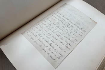 Las ocho cartas inéditas de John Keats reflejan un amor intenso y efímero durante sus últimos años marcados por la tuberculosis