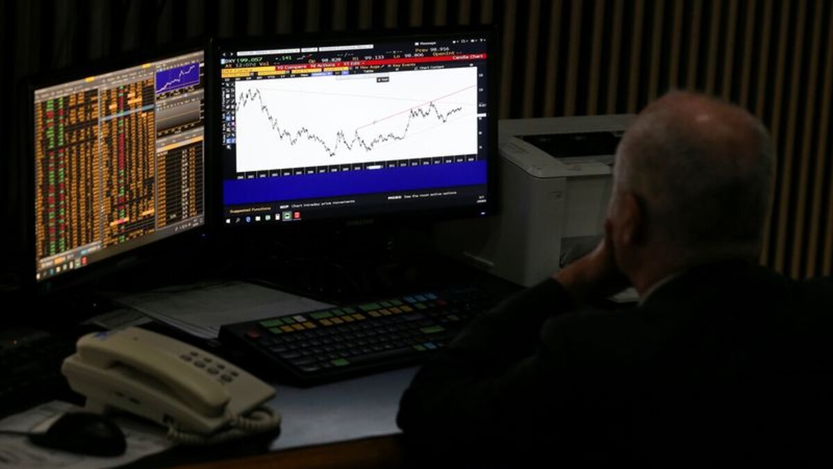 La Bolsa arranca el año con fuerte alza y una acción saltó 14%, beneficiada por un decreto de Milei
