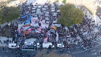 Marcha contra los vetos de Milei - Garrahan - Universidades - Financiamiento