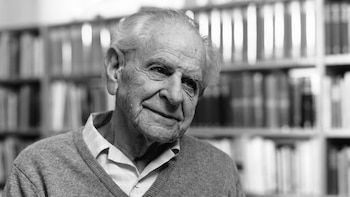 Karl Popper, filósofo austríaco: “La verdadera ignorancia no es la ausencia de conocimientos, sino negarse a adquirirlos”