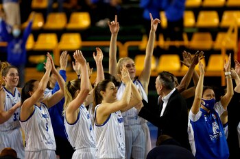 Las jugadoras del Perfumerias Avenida