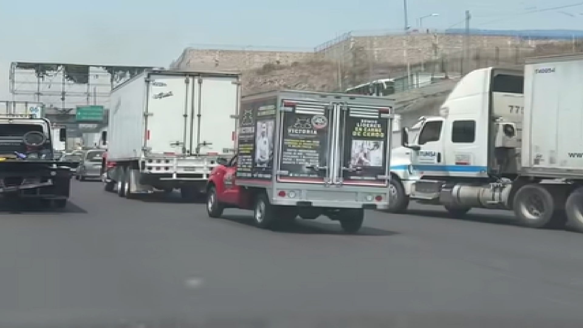 Tráfico para entrar a la zona de San Martín Obispo en Cuautitlán Izcalli, Edomex (especial)