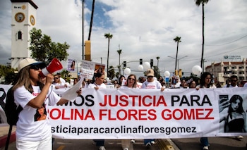 Este sábado se llevó a cabo una marcha pacífica en Ensenada, Baja California, para exigir justicia por el feminicidio de Carolina Flores. (Crédito: X | @karlacamed)