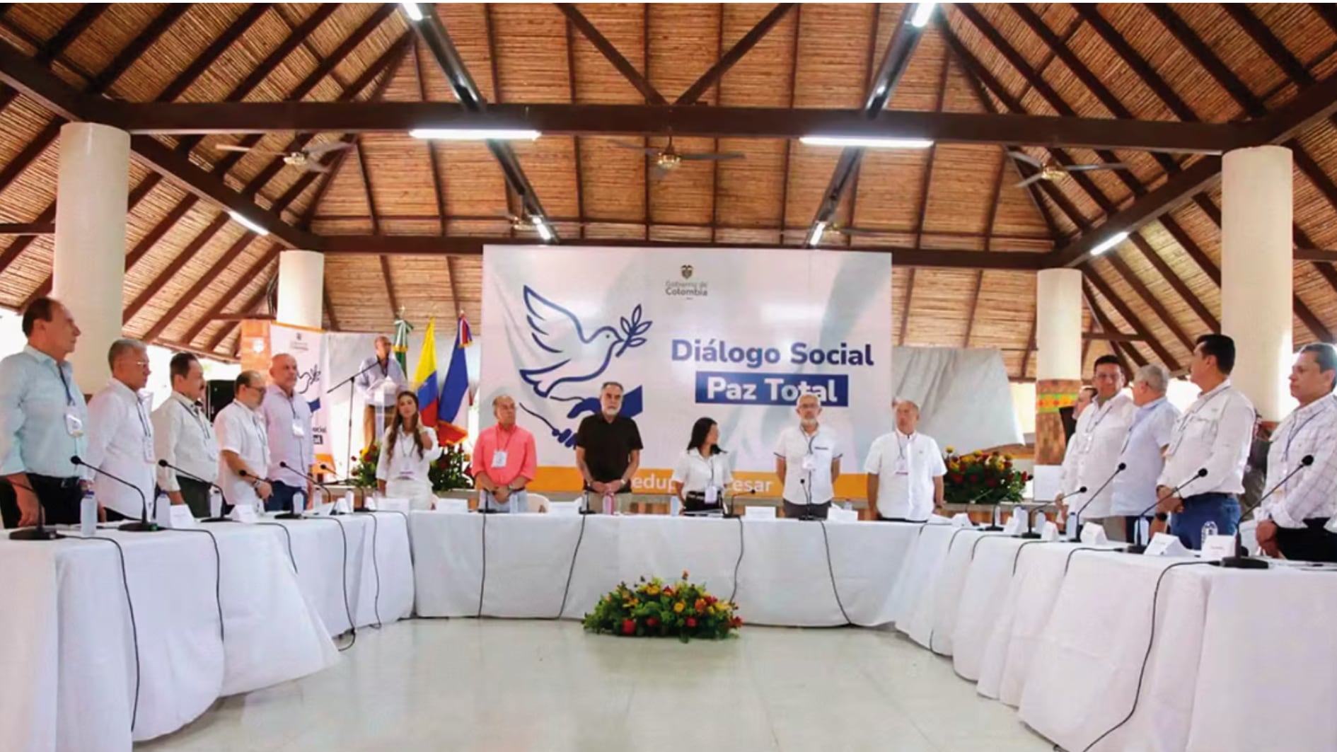 La mesa de diálogo con exlíderes paramilitares de llevó a cabo en octubre de 2025 en Valledupar, como parte de la política de Paz Total del Gobierno de Gustavo Petro - crédito Ministerio del Interior