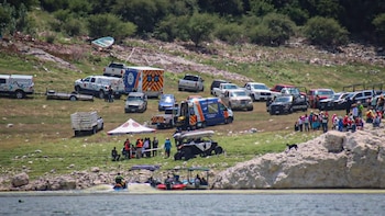 Buscan a 4 desaparecidos en Presa de Zimapán tras volcamiento de lancha: ya se recuperó un cuerpo