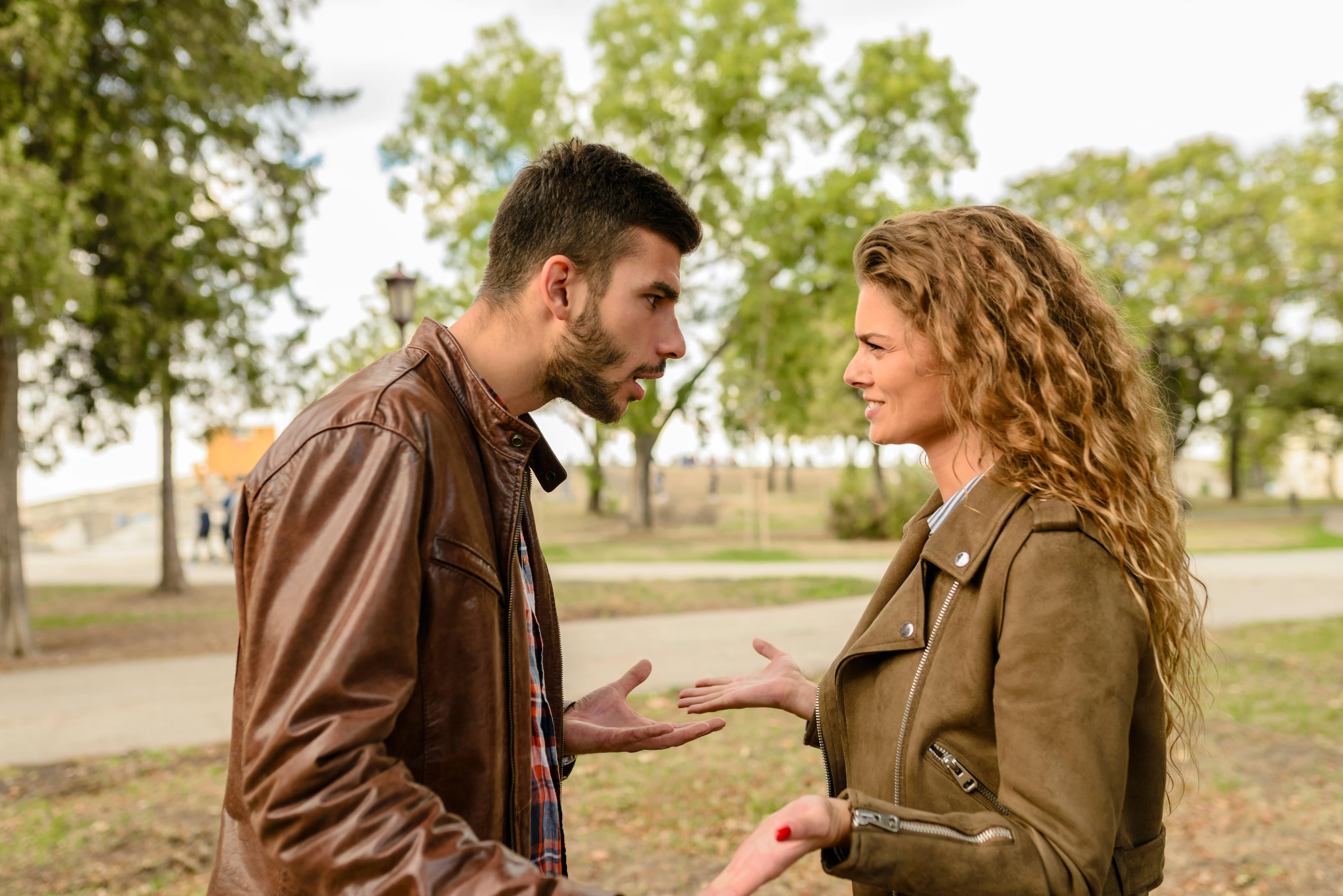 Una pareja enfadada. (Pexels)