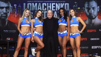 Bob Arum promocionando, cuándo no,
