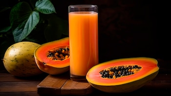 Las hojas de papaya contienen