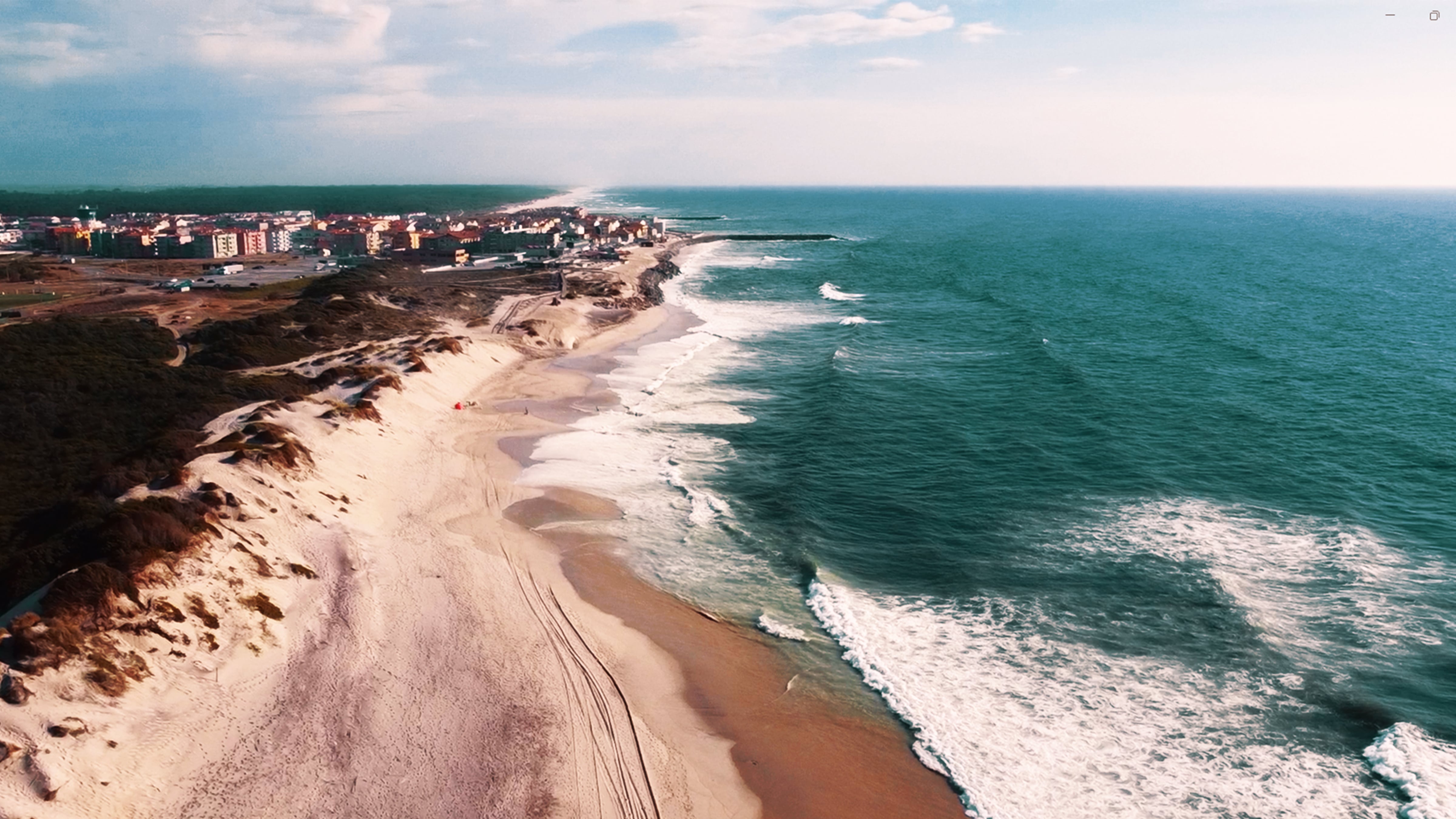 Playa de Furadouro, en Portugal (Adobe Stock).
