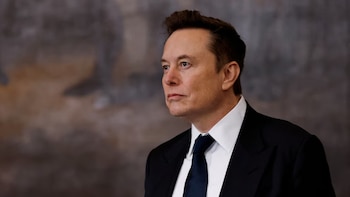 De vender un videojuego a los 12 años a liderar la industria espacial: así fue la juventud de Elon Musk