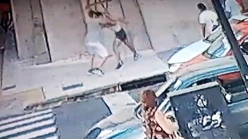 El conductor enfrentó al motociclista