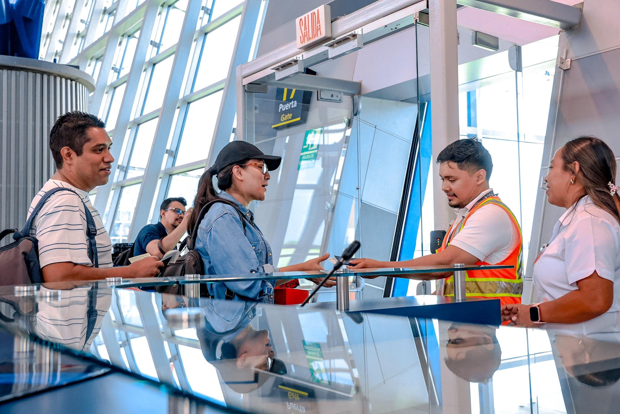 El plan de obras incluyó la edificación de una nueva terminal de llegadas y la ampliación de la zona de check-in. (Cortesía: secretaría de PrensA)
