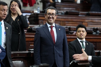 La Corte de Constitucionalidad suspendió el nombramiento de Jonathan Menkos como presidente del Banco de Guatemala por incompatibilidad legal.