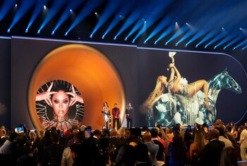 Beyoncé recibe el premio a