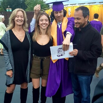 The privacy of Sweeney and his family is compromised. Additionally, media attention has turned their Florida home into an unwanted tourist attraction (Instagram)