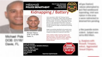 Boletín policial con el escudo de la policía de Miramar, la fotografía de un hombre, texto informativo y el logotipo de Crime Stoppers
