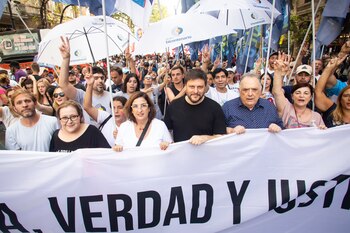 Leandro Santoro en la marcha