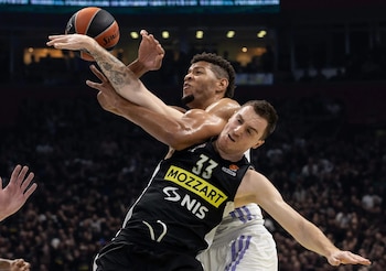 Walter Tavares pelea por la