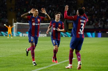 Raphinha, Gavi y Alejandro Balde