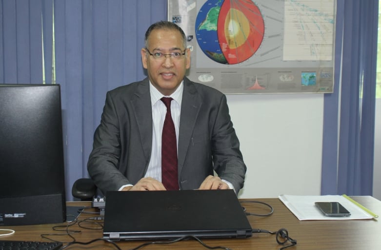 El director del Instituto de Geociencias de la Universidad de Panamá (IGC), Néstor Luque, confirmó que ya se mantienen conversaciones con representantes de Google. (Cortesía)