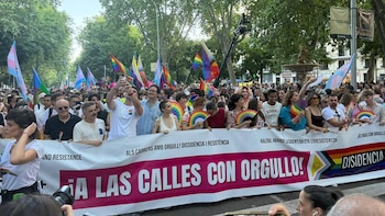 Arranca la manifestación del Orgullo 2026 de Madrid con Redondo, López y García en la cabecera