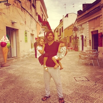 Antonio de la Rúa y la DJ colombiana Daniela Ramos confirmaron su separación en 2025, tras varios años de relación y dos hijos en común - crédito @antdelarua/ Instagram