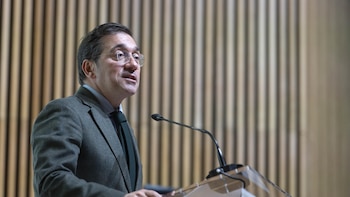 Albares habla con el 'número