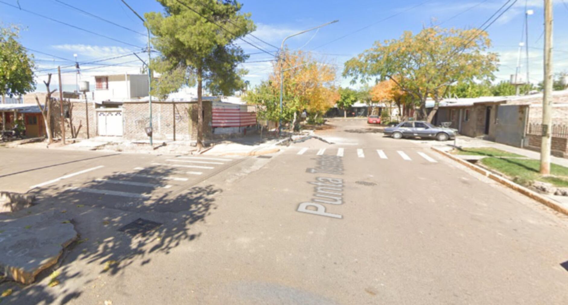 La intersección de las calles Punta Tombo y Punta Dungenes de Godoy Cruz donde ocurrió el intento de robo a la mujer (Google Maps)