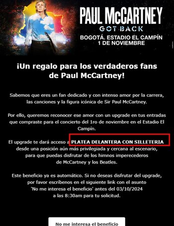 Varias personas que compraron entradas