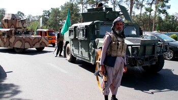 Funcionarios de seguridad afganos y