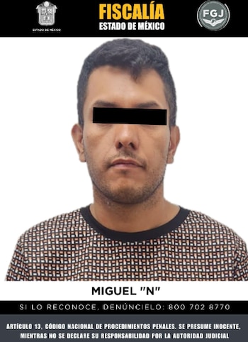 Miguel se atrincheró amagando a su familia, su esposa, tres niños y sus suegros en Los Héroes Tecámac, Estado de México desde este jueves, finalmente este viernes alrededor de las 7:50 horas se entregó y fue capturado Foto: Fiscalía Edomex