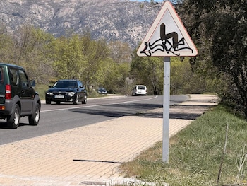 Un tramo de la M-615, a su paso por Moralzarzal