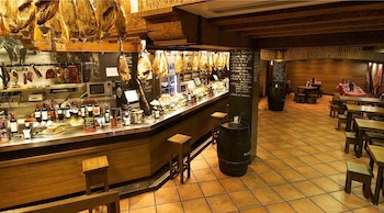 Interior del Bodegón Sarria, en Pamplona (Web del restaurante)