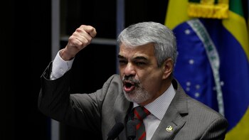 El partido de Lula aplaude