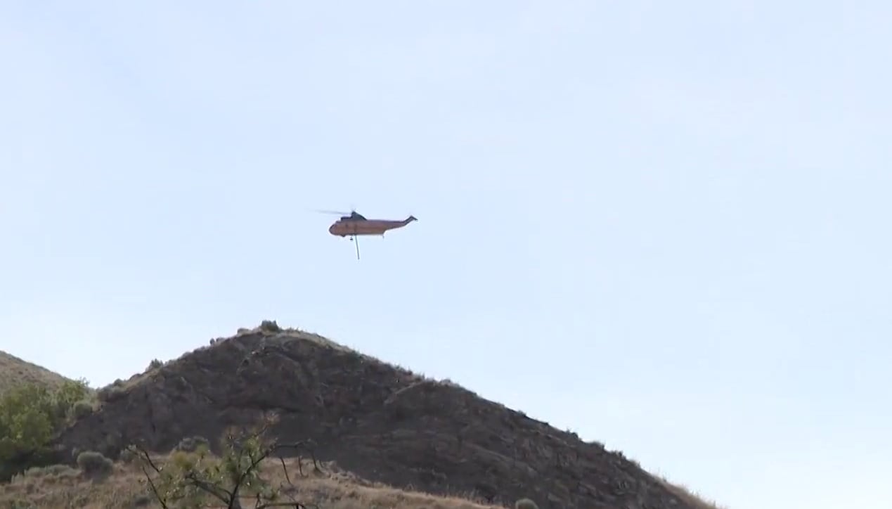Más de 400 bomberos combaten el Iron Fire y realizaron contrafuegos para proteger Eureka y evitar la pérdida de viviendas (KSL)