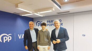Bendodo critica los "apoyos a ciegas" del PNV a Sánchez, en cuyo gobierno "pesa más la soberbia que la gestión"
